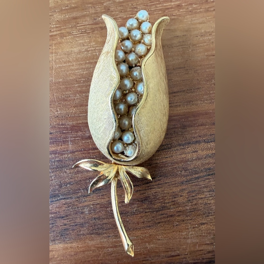 VTG Coro Gold Tone Tulip Brooch with Faux Pearls Pin Floral Flower